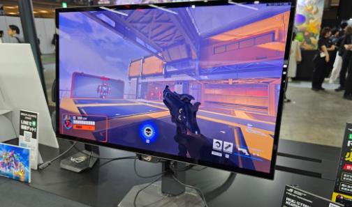 华硕展示720Hz电竞OLED，获选《反恐精英2》Major官方显示器